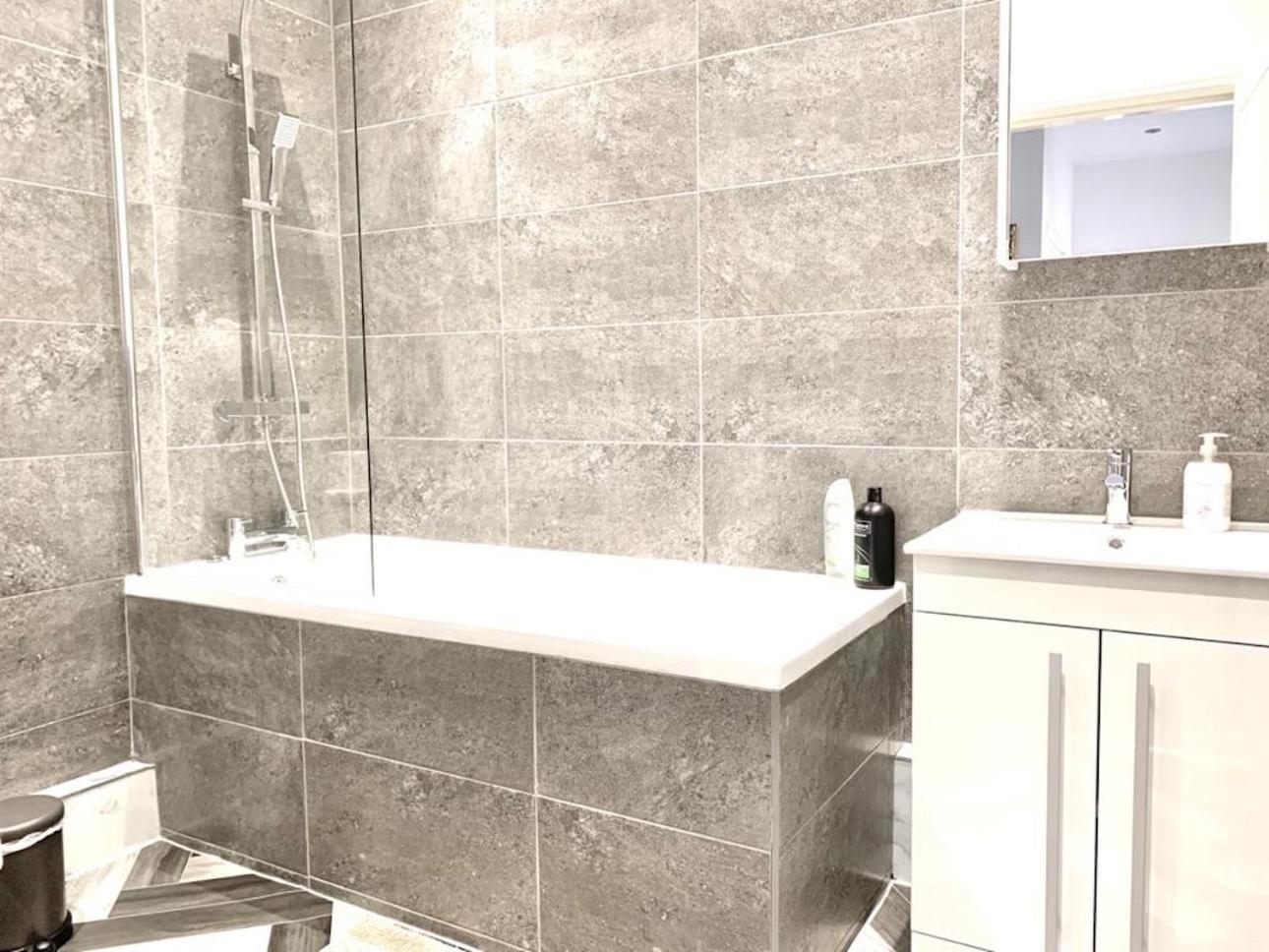 Premium Apartments Thatcham Broadway Oda fotoğraf