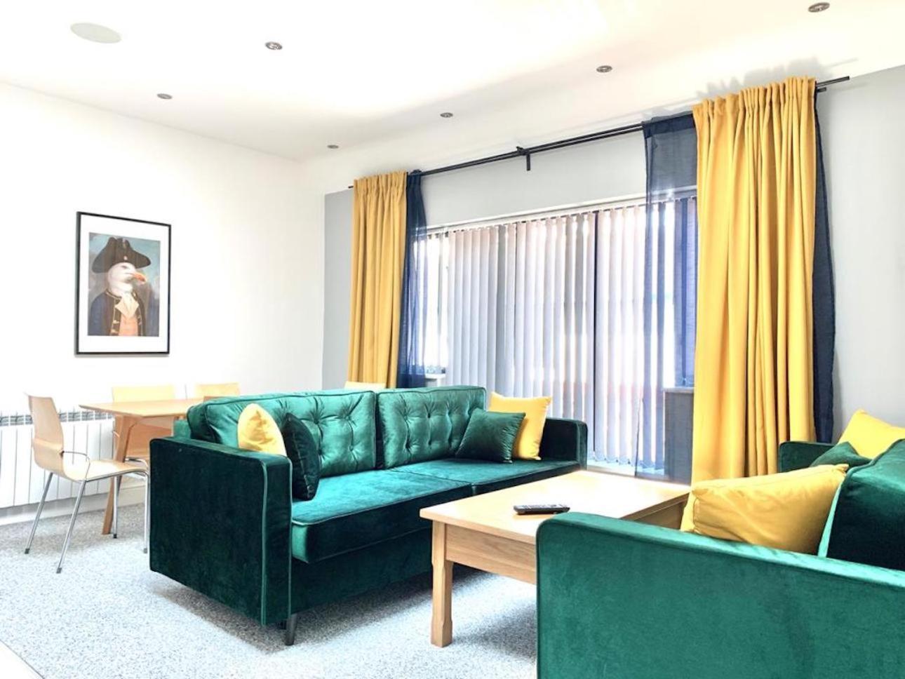 Premium Apartments Thatcham Broadway Dış mekan fotoğraf